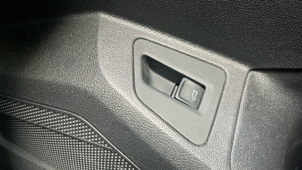 Used Volkswagen Touareg 2021 for sale - 76528879: Photo 43