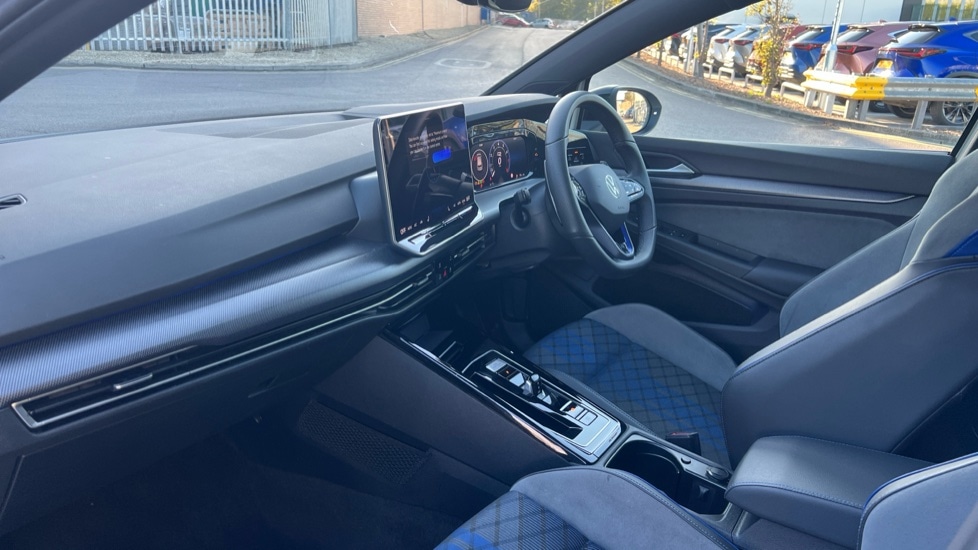 Used Volkswagen Golf 2025 for sale - 76691449: Photo 2