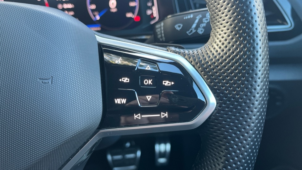 Used Volkswagen T-Roc 2023 for sale - 76684364: Photo 27