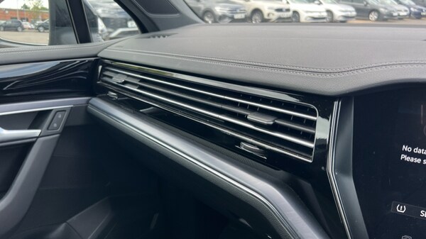 Used Volkswagen Touareg 2025 for sale - 75495650: Photo 41