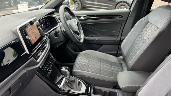 Used Volkswagen T-Roc 2025 for sale - 76297653: Photo 28