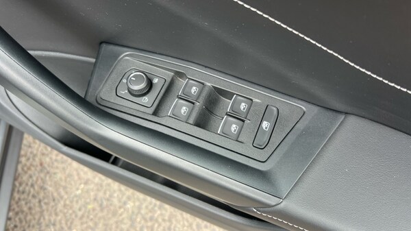 Used Volkswagen T-Roc 2025 for sale - 76297653: Photo 33