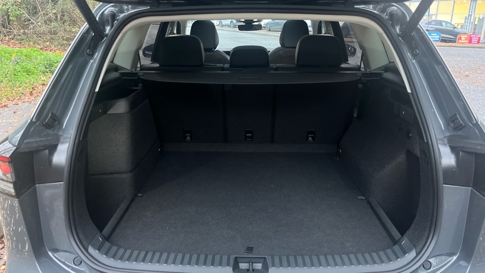 Used Volkswagen Touran 2025 for sale - 76869191: Photo 16