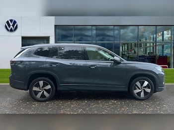 Used Volkswagen Touran 2025 for sale - 76869191: Photo