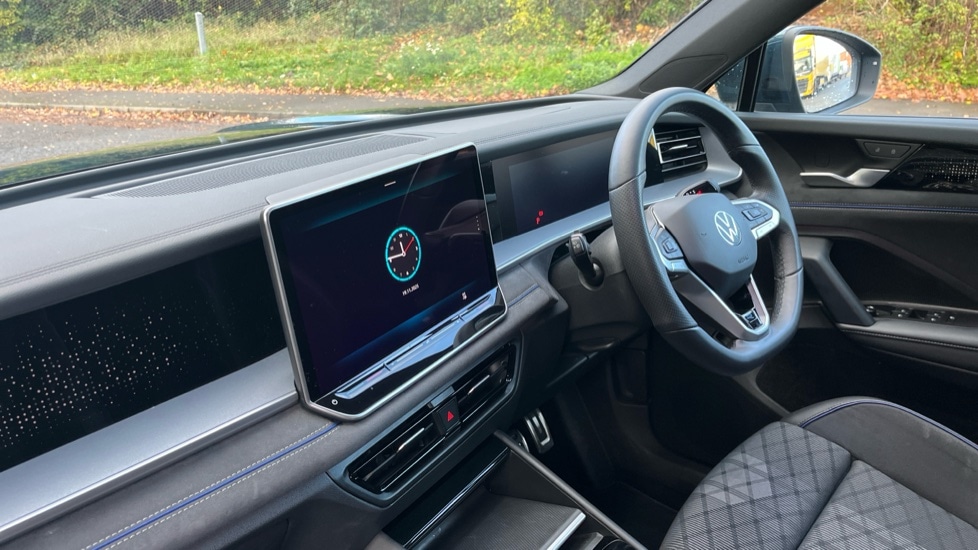 Used Volkswagen Touran 2025 for sale - 75522249: Photo 2