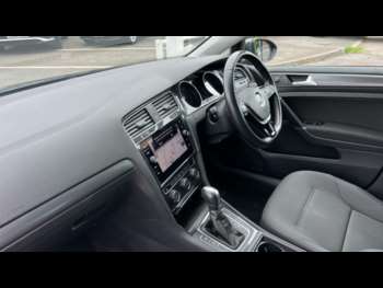 Used Volkswagen Golf 2019 for sale - 75365662: Photo