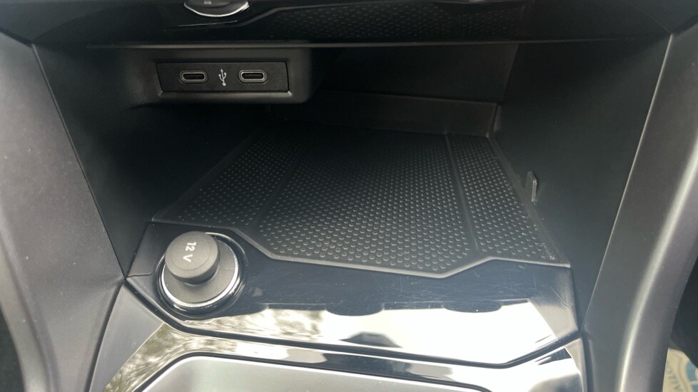 Used Volkswagen T-Roc 2022 for sale - 76100040: Photo 40