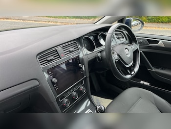 Used Volkswagen Golf 2018 for sale - 76272811: Photo 2