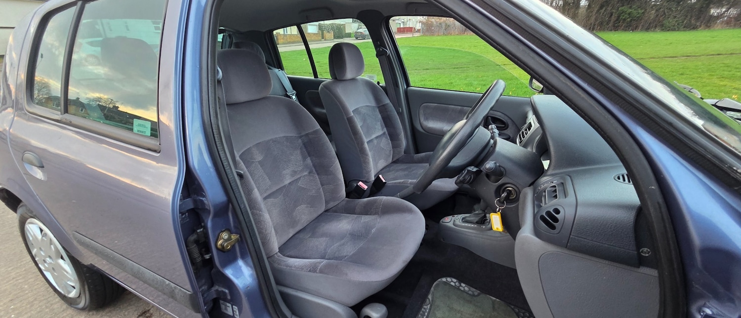 Used Renault Clio 2000 for sale - 77497848: Photo 19