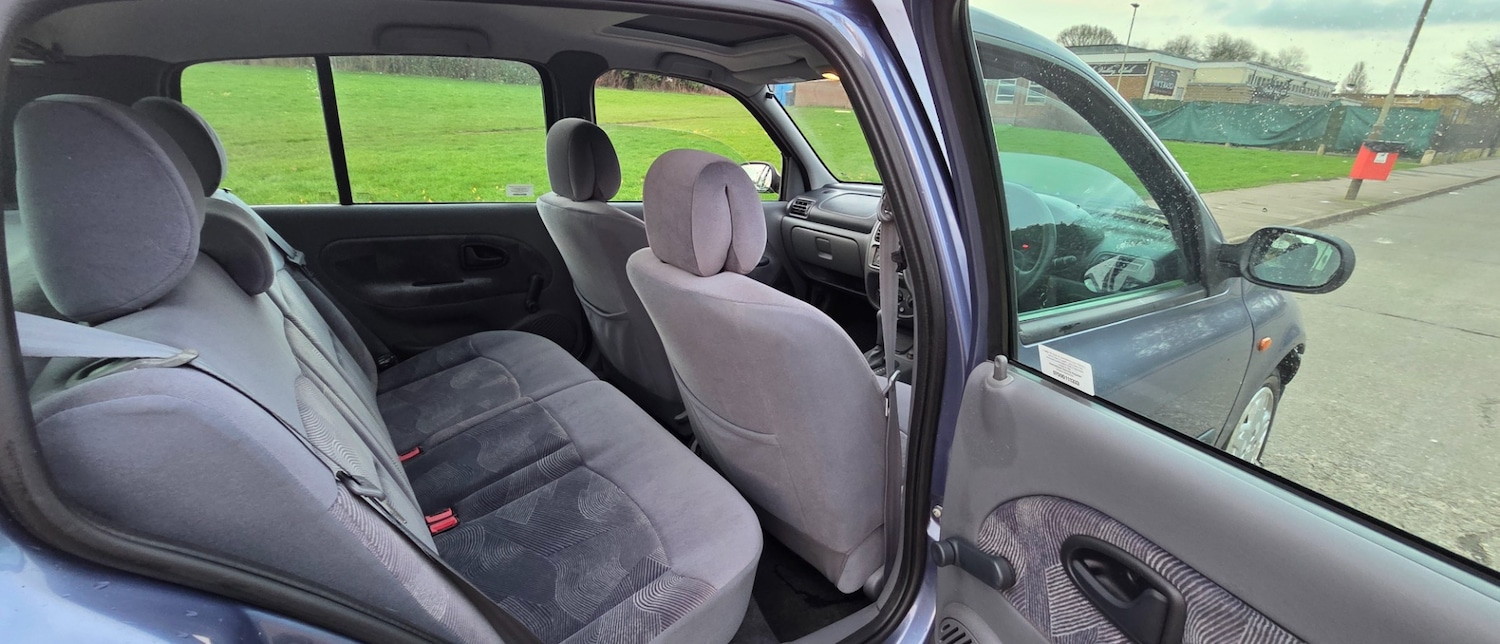 Used Renault Clio 2000 for sale - 77497848: Photo 23