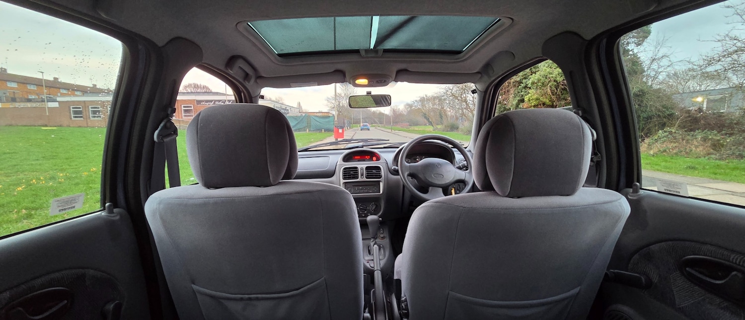 Used Renault Clio 2000 for sale - 77497848: Photo 32