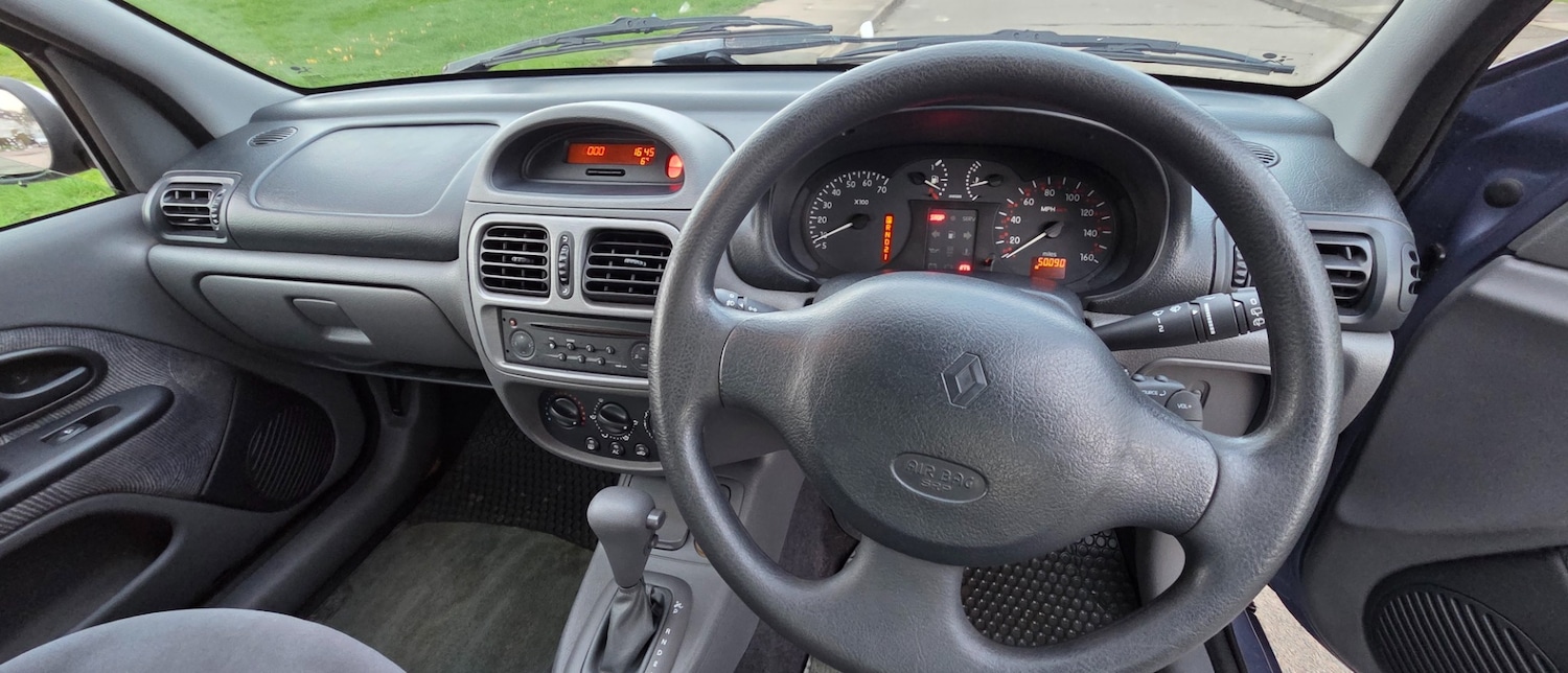 Used Renault Clio 2000 for sale - 77497848: Photo 35