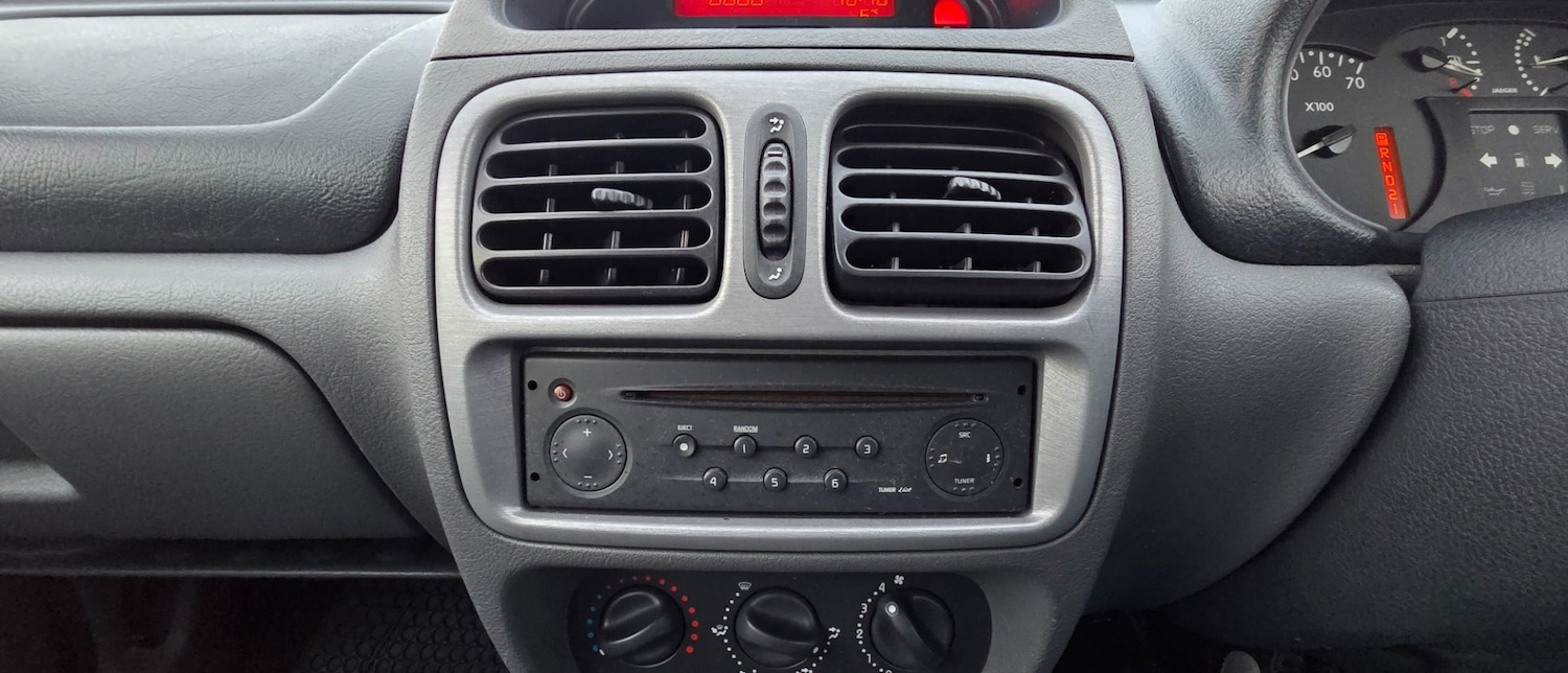 Used Renault Clio 2000 for sale - 77497848: Photo 45