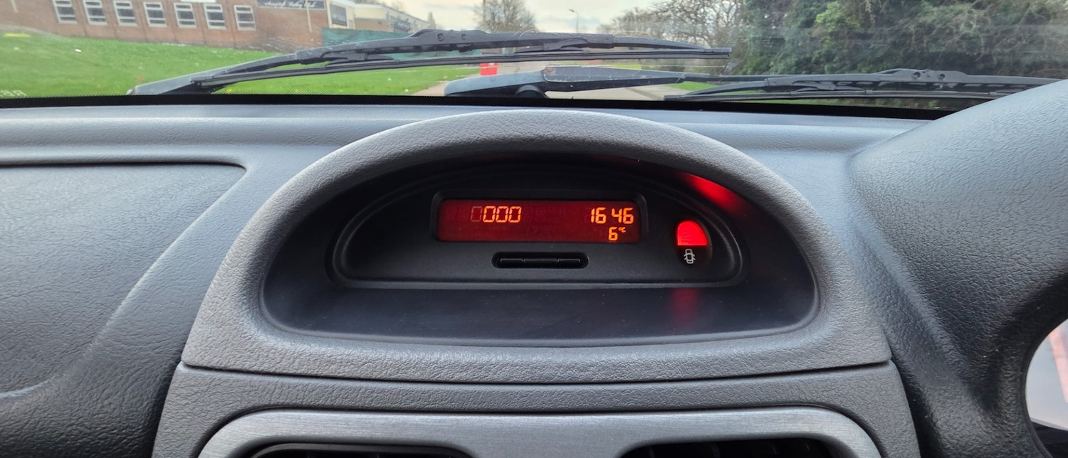 Used Renault Clio 2000 for sale - 77497848: Photo 46