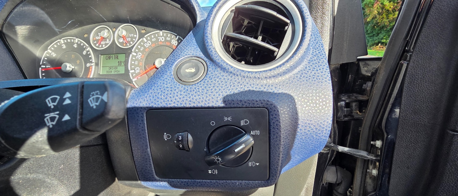 Used Ford Fiesta 2007 for sale - 77201729: Photo 47