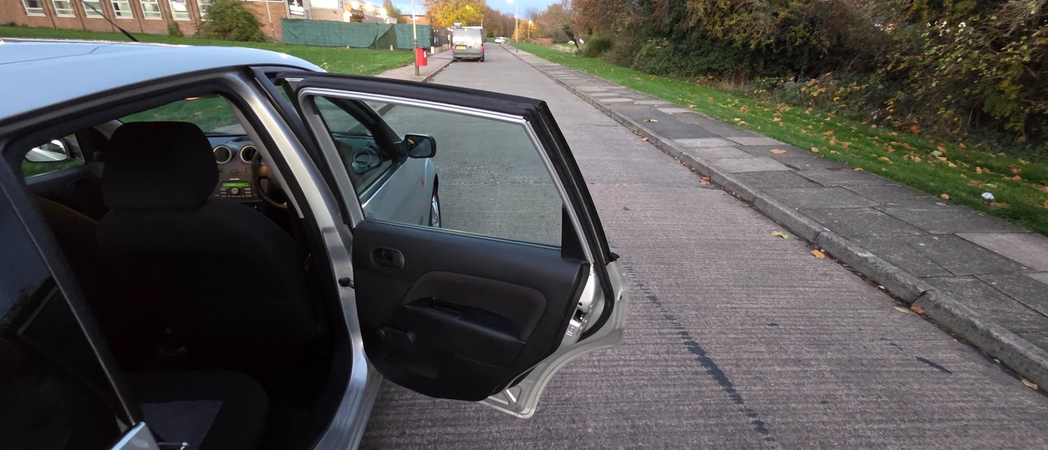 Used Ford Fiesta 2009 for sale - 77201346: Photo 32