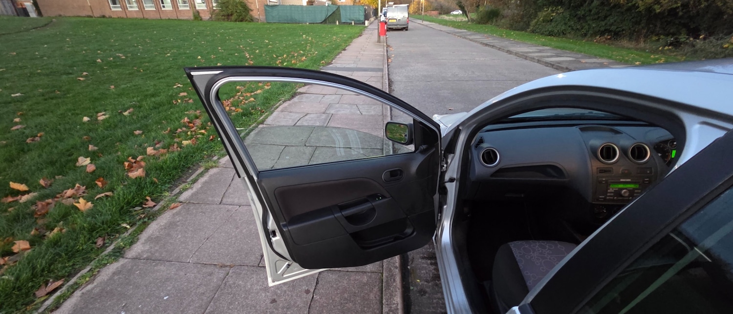 Used Ford Fiesta 2009 for sale - 77201346: Photo 34