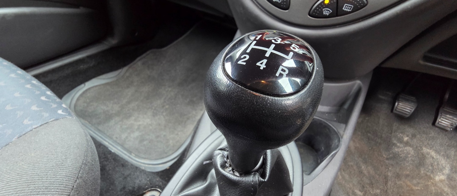 Used Ford Focus 2004 for sale - 77497904: Photo 38