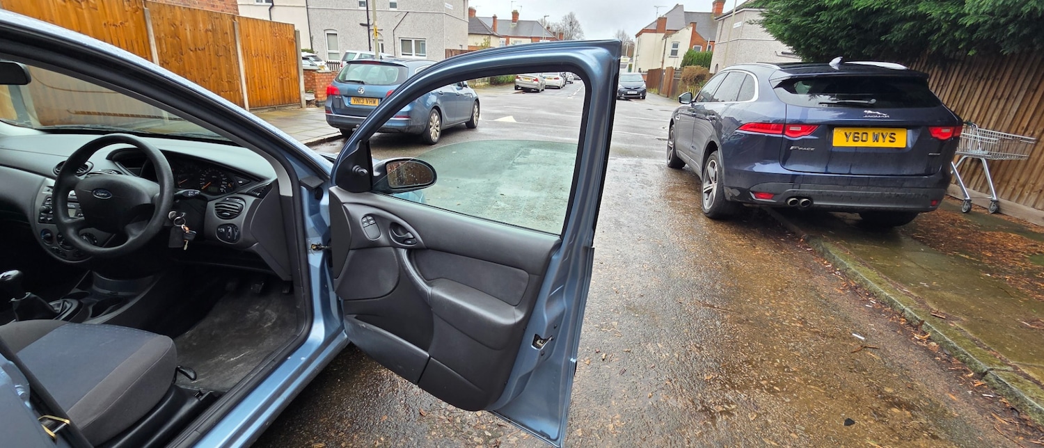 Used Ford Focus 2004 for sale - 77497904: Photo 42