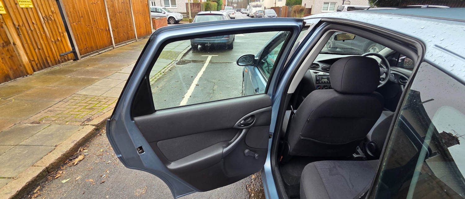 Used Ford Focus 2004 for sale - 77497904: Photo 45