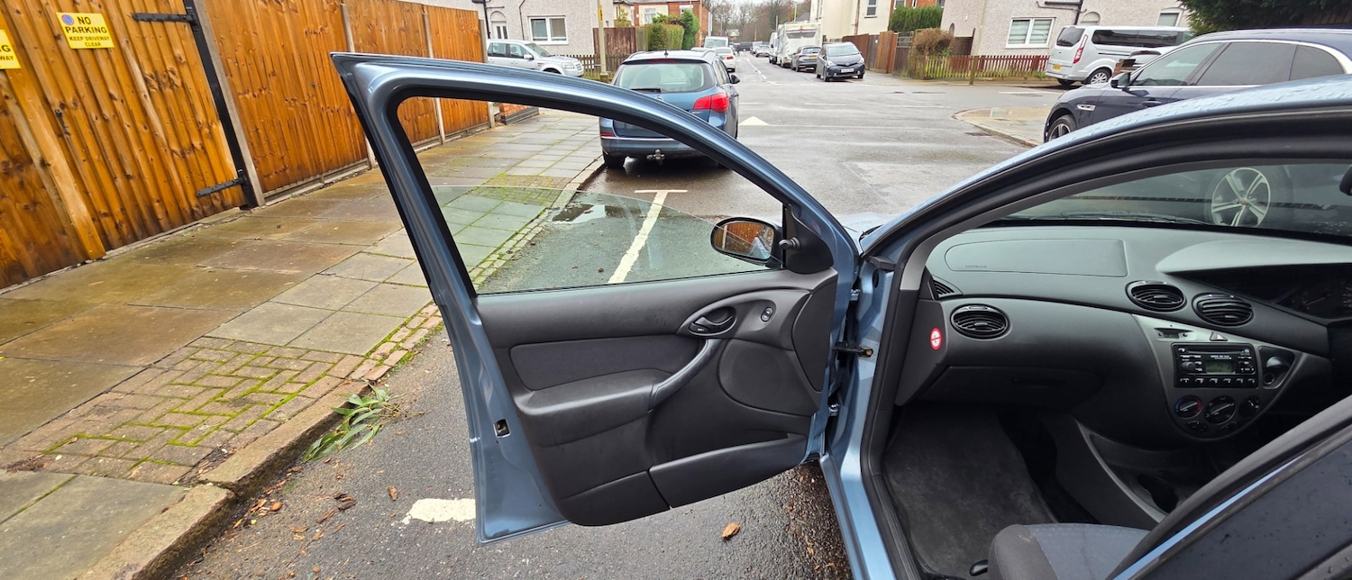 Used Ford Focus 2004 for sale - 77497904: Photo 46