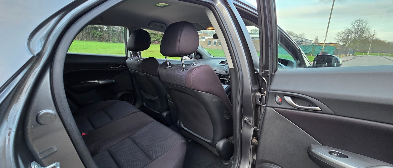 Used Honda Civic 2009 for sale - 77497988: Photo 20