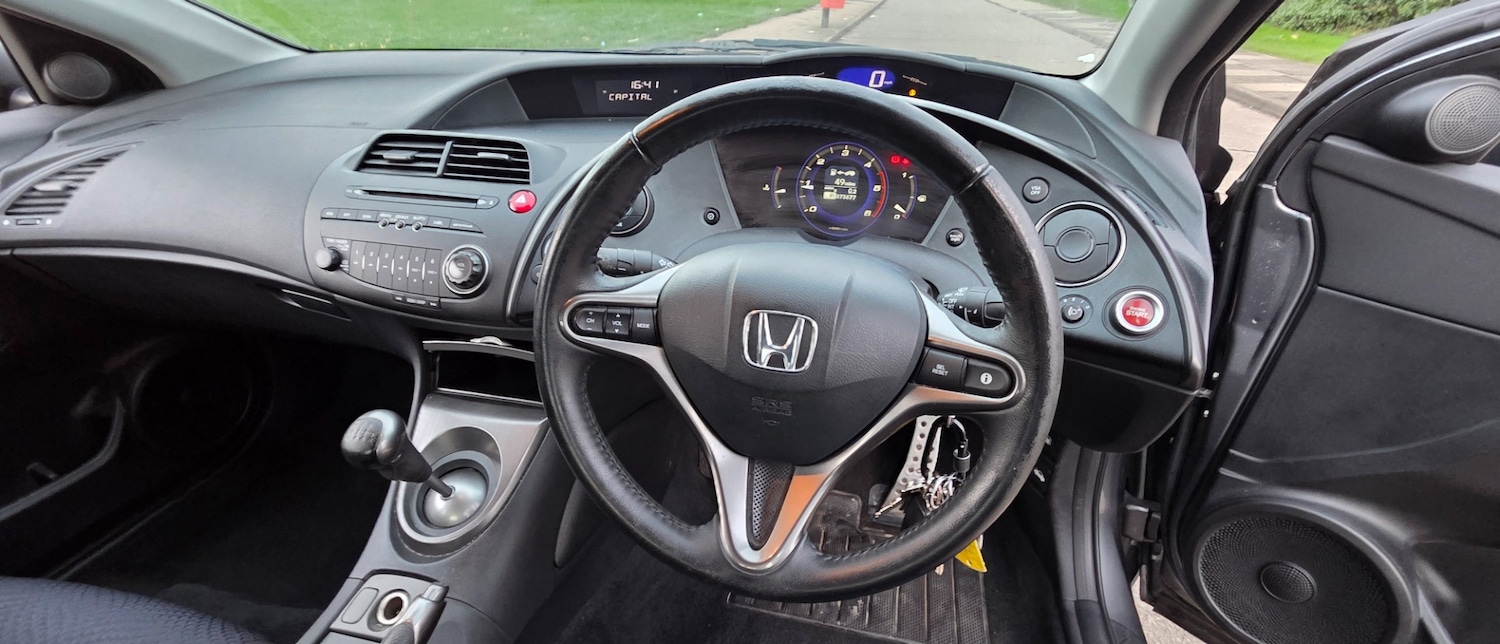 Used Honda Civic 2009 for sale - 77497988: Photo 42