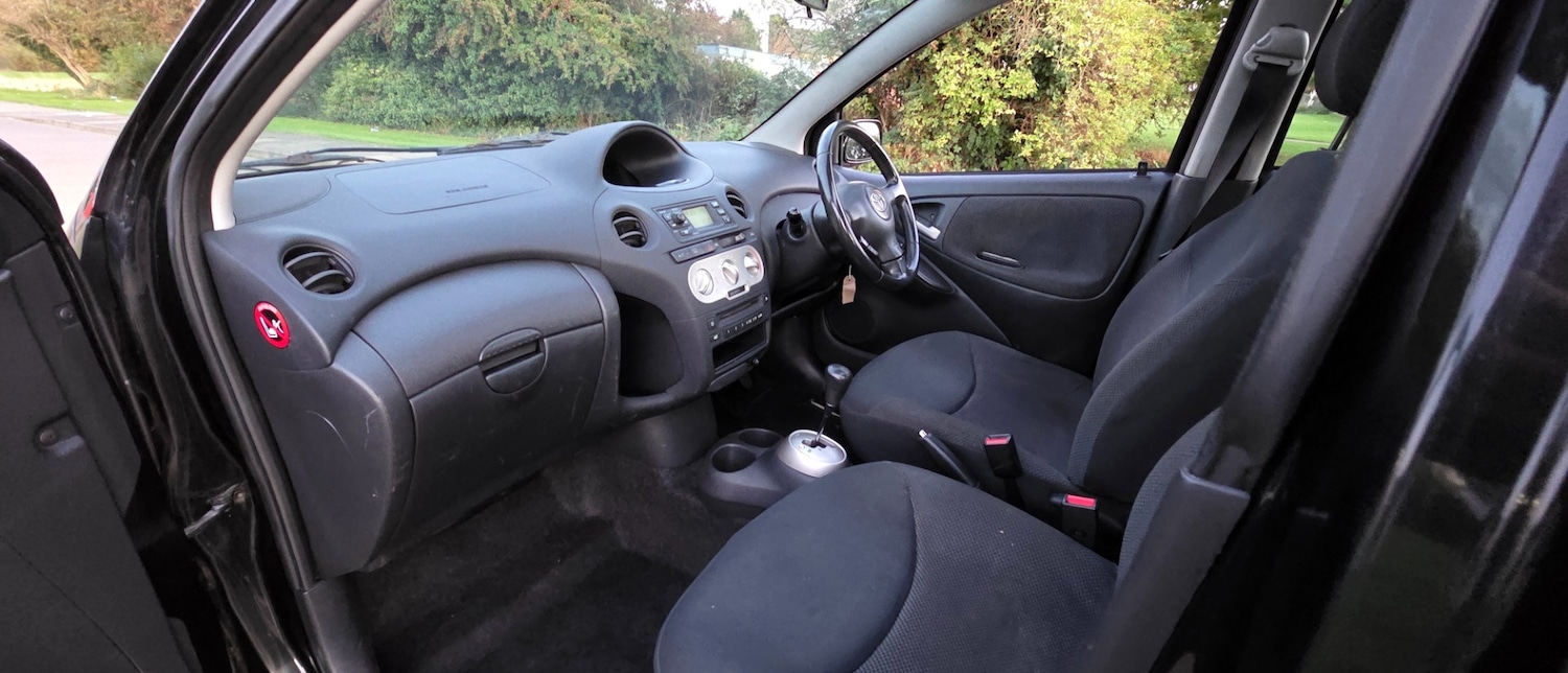 Used Toyota Yaris 2005 for sale - 77201137: Photo 12