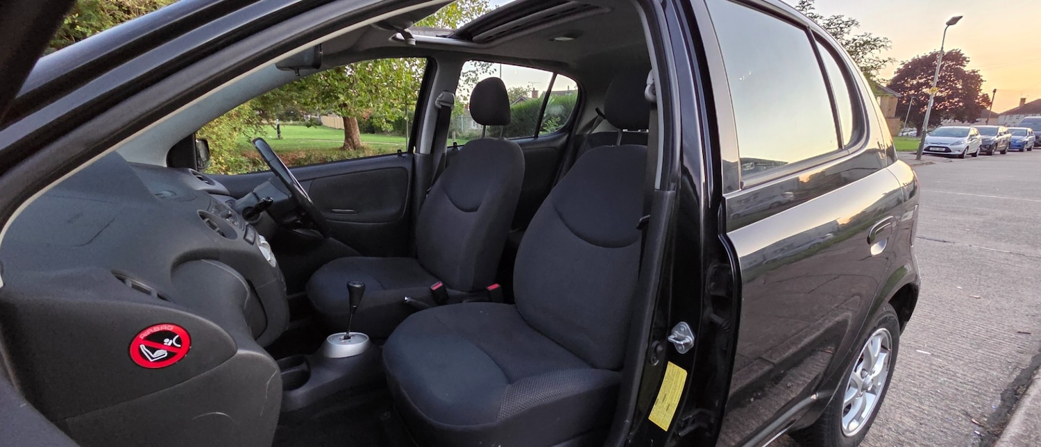 Used Toyota Yaris 2005 for sale - 77201137: Photo 13