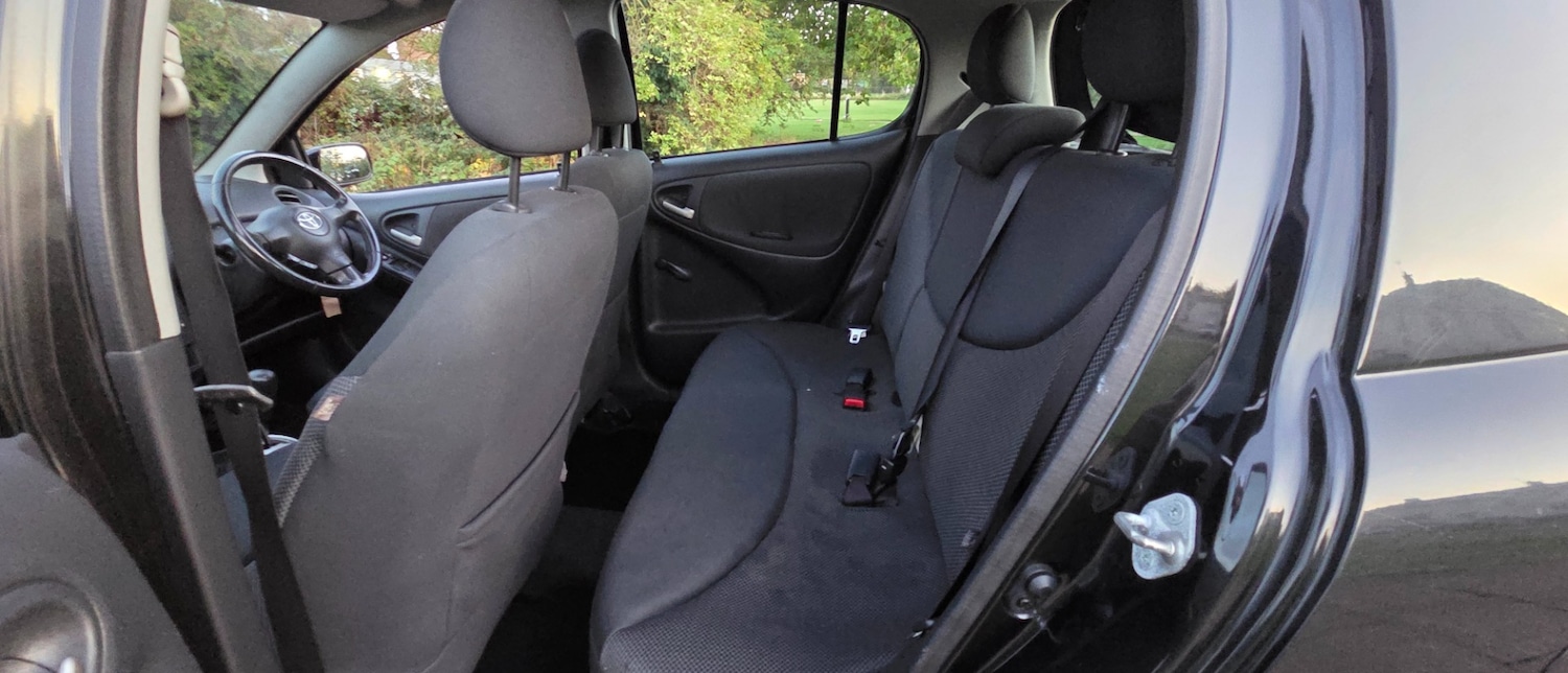 Used Toyota Yaris 2005 for sale - 77201137: Photo 14