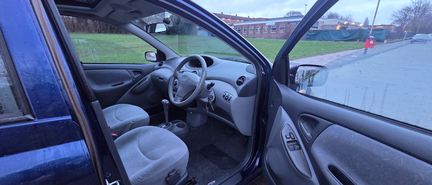 Used Toyota Yaris 2000 for sale - 77497849: Photo 18