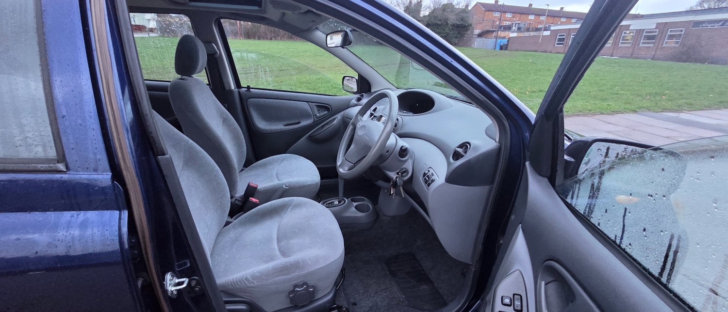 Used Toyota Yaris 2000 for sale - 77497849: Photo 19