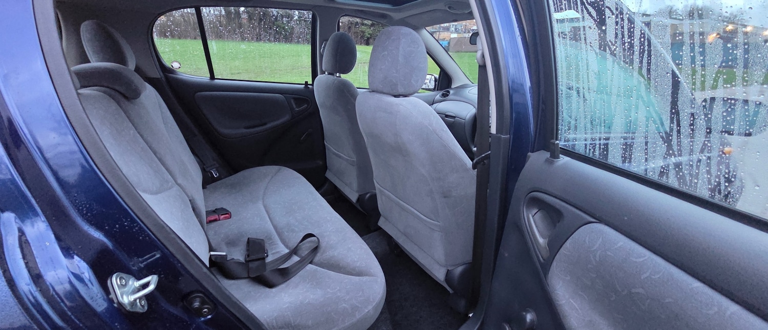 Used Toyota Yaris 2000 for sale - 77497849: Photo 21