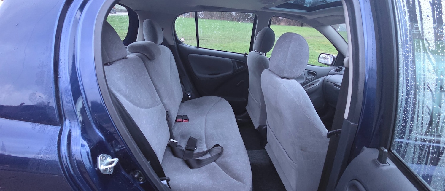 Used Toyota Yaris 2000 for sale - 77497849: Photo 22