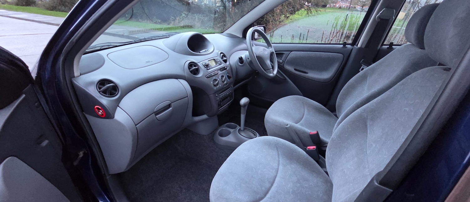 Used Toyota Yaris 2000 for sale - 77497849: Photo 24