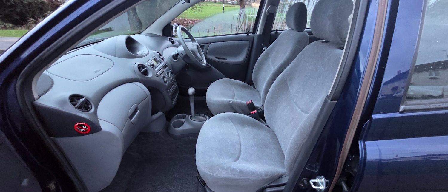 Used Toyota Yaris 2000 for sale - 77497849: Photo 25