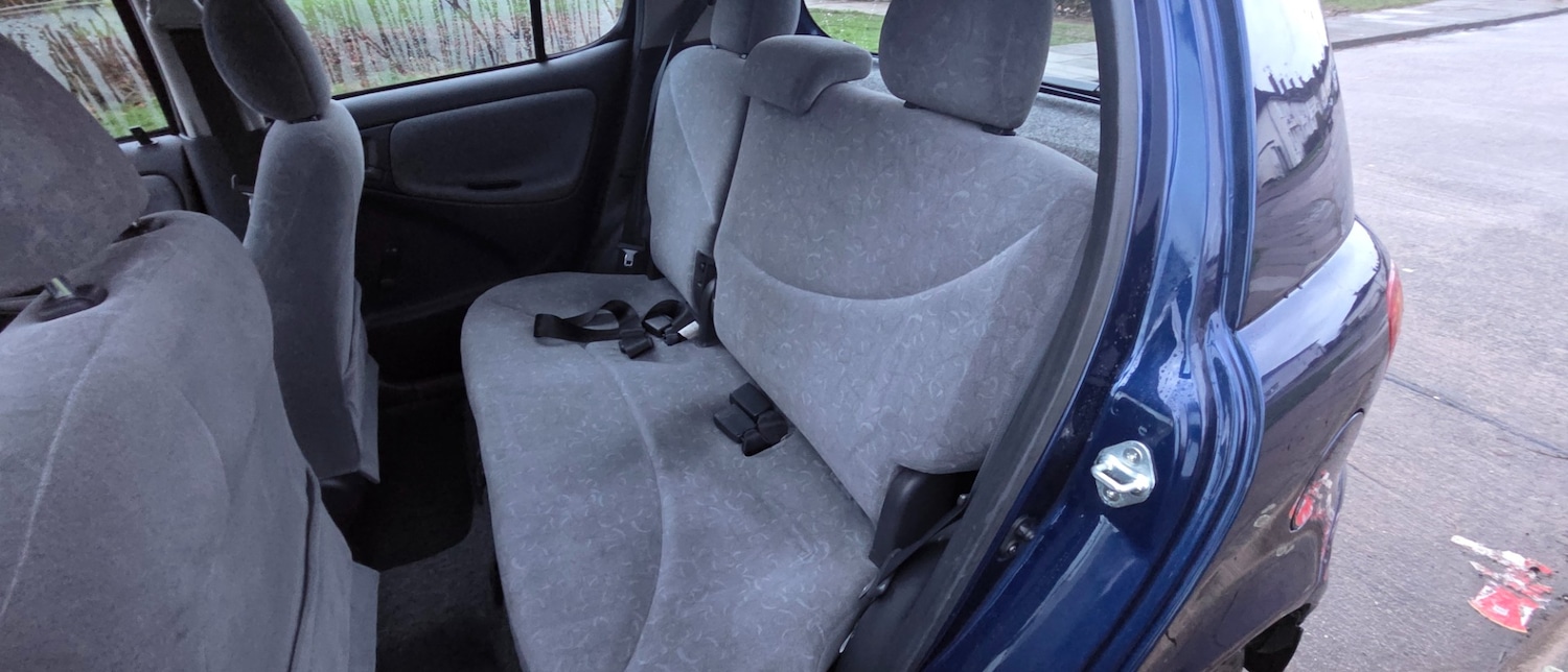 Used Toyota Yaris 2000 for sale - 77497849: Photo 29