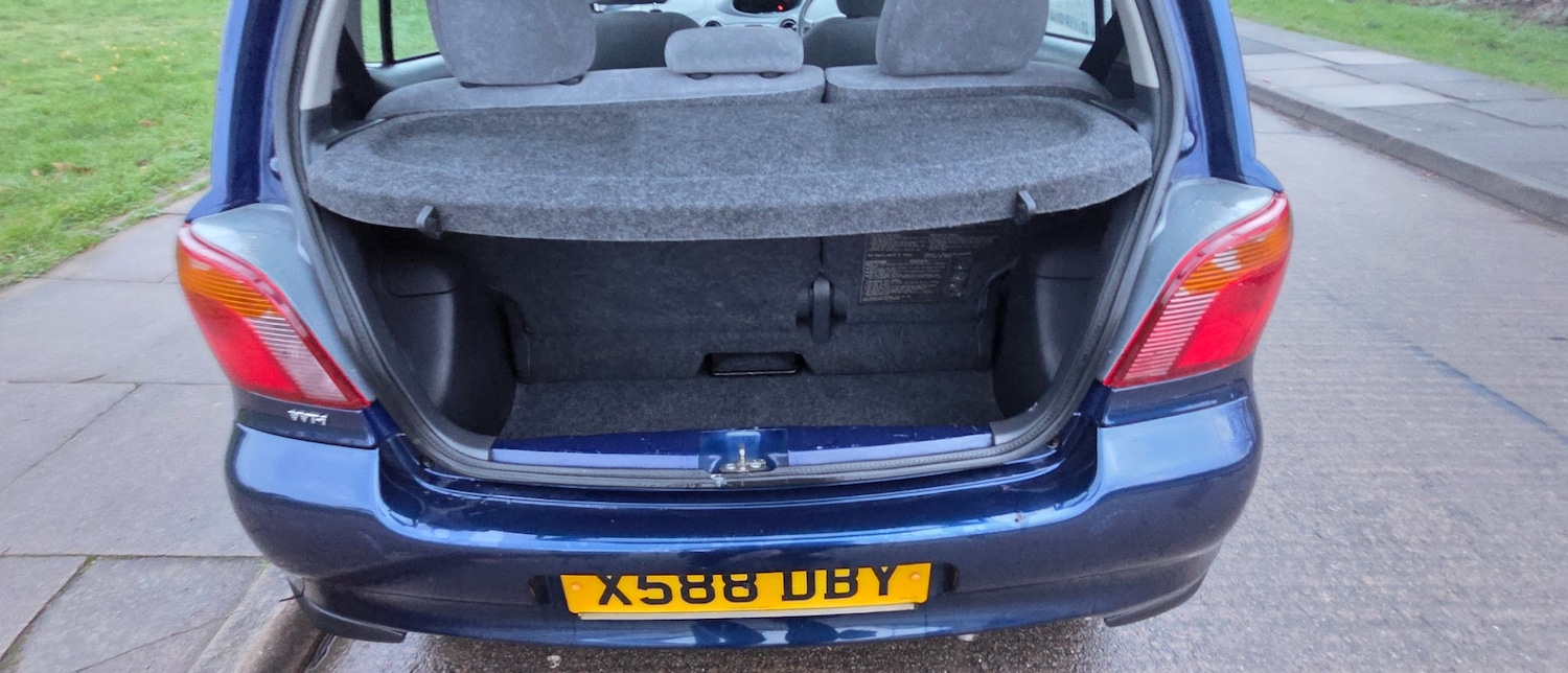 Used Toyota Yaris 2000 for sale - 77497849: Photo 30