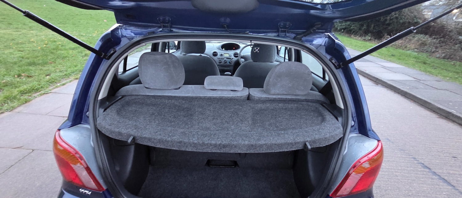 Used Toyota Yaris 2000 for sale - 77497849: Photo 31