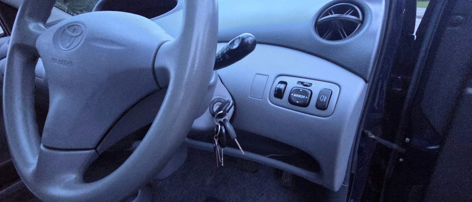 Used Toyota Yaris 2000 for sale - 77497849: Photo 35