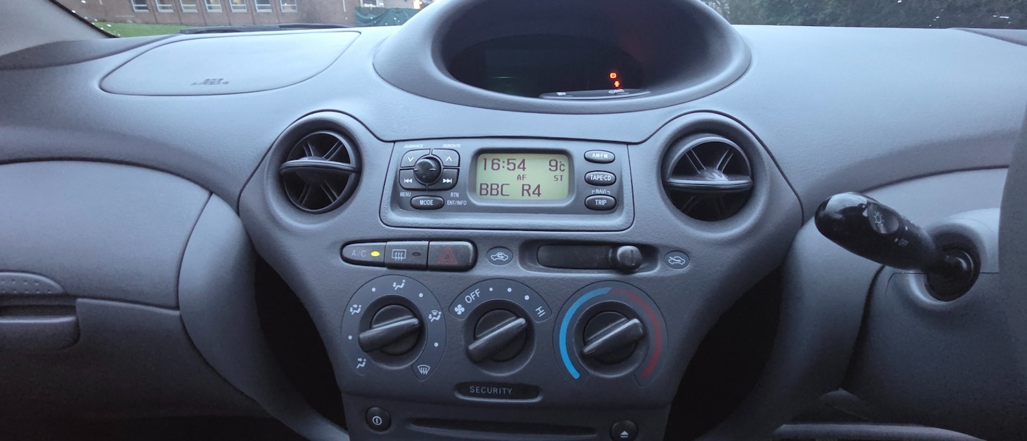 Used Toyota Yaris 2000 for sale - 77497849: Photo 39