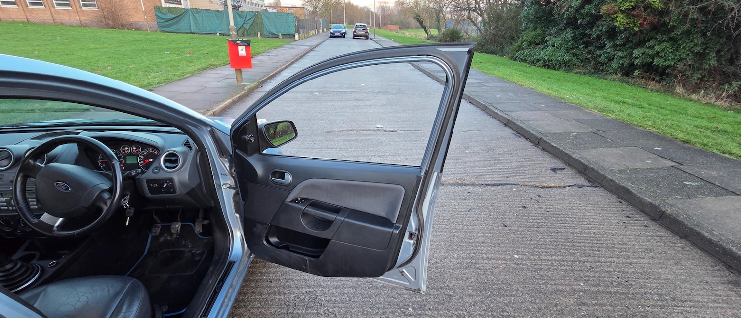 Used Ford Fiesta 2006 for sale - 77198098: Photo 26