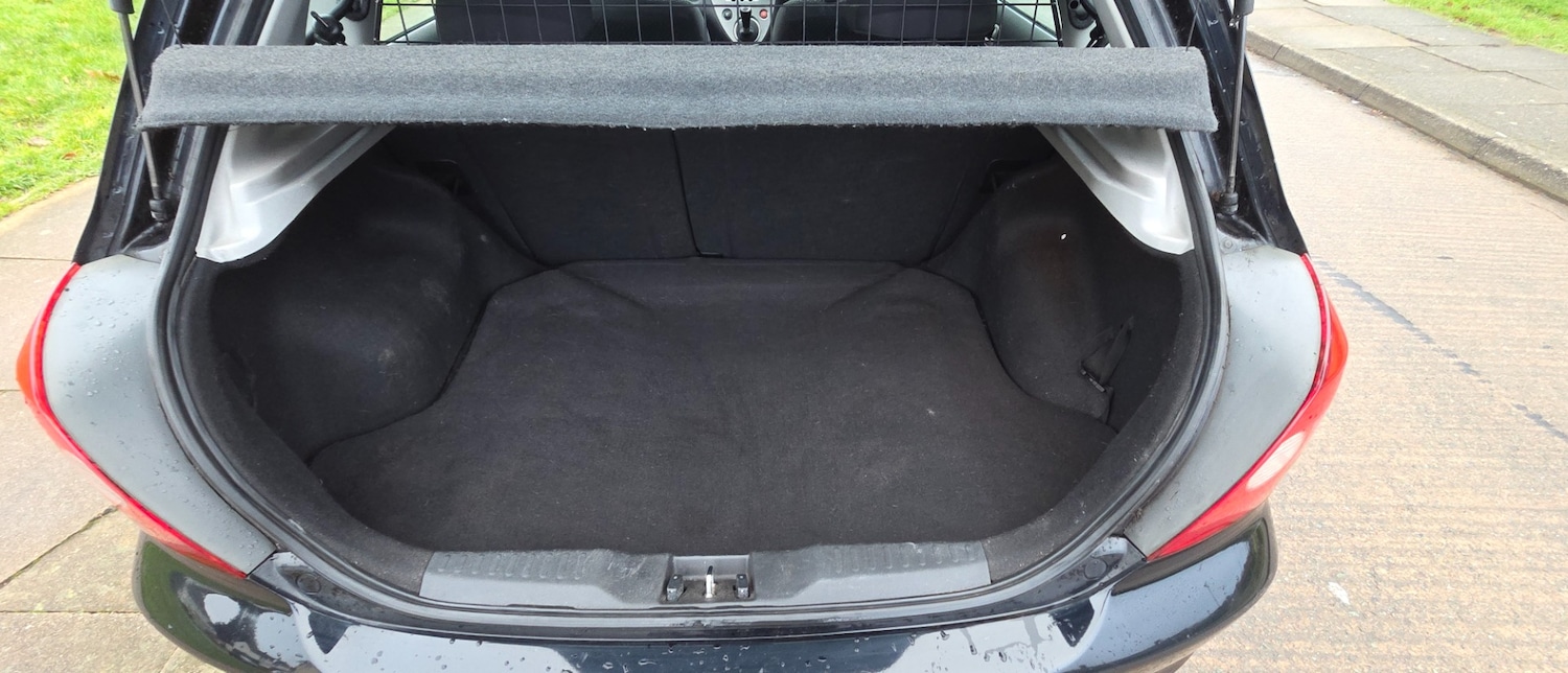 Used Honda Civic 2003 for sale - 77329350: Photo 26