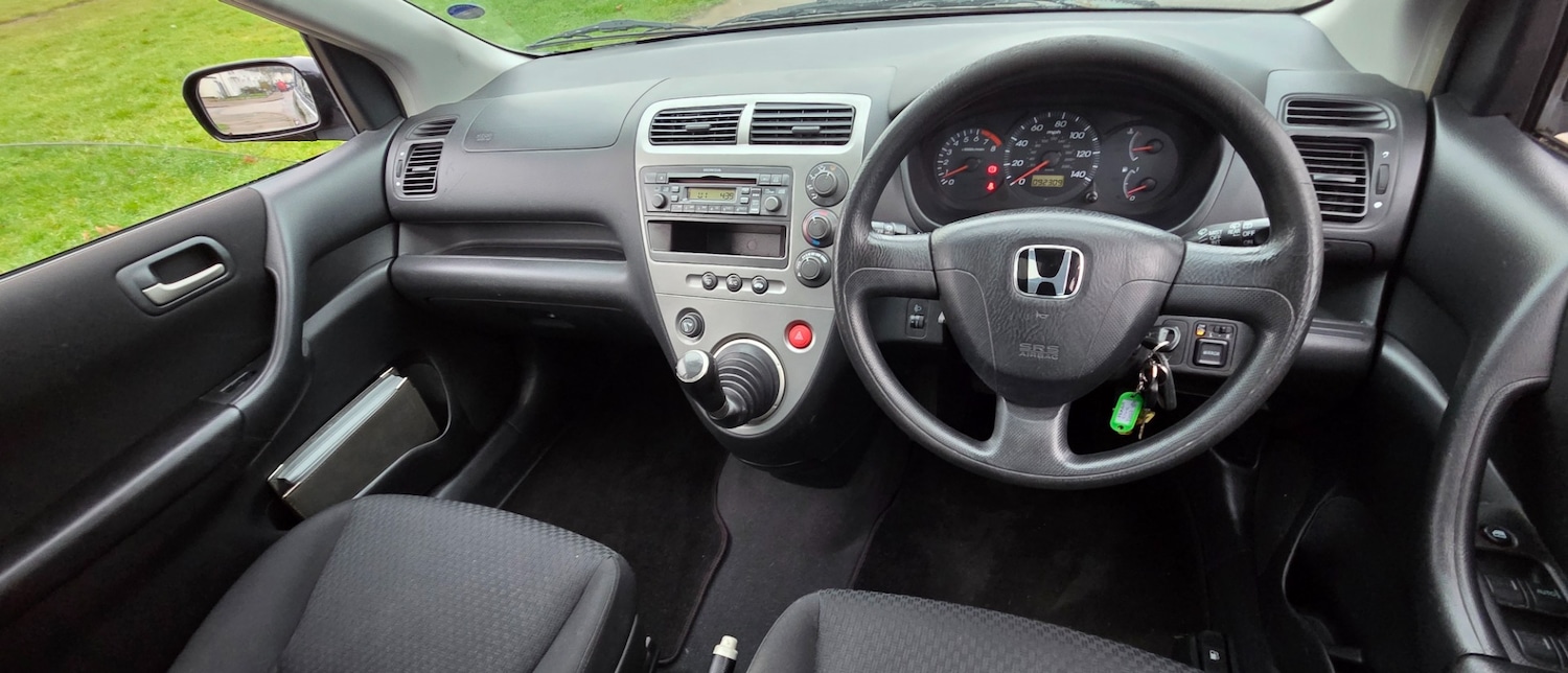 Used Honda Civic 2003 for sale - 77329350: Photo 31