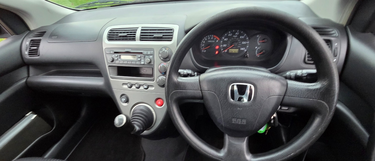 Used Honda Civic 2003 for sale - 77329350: Photo 32
