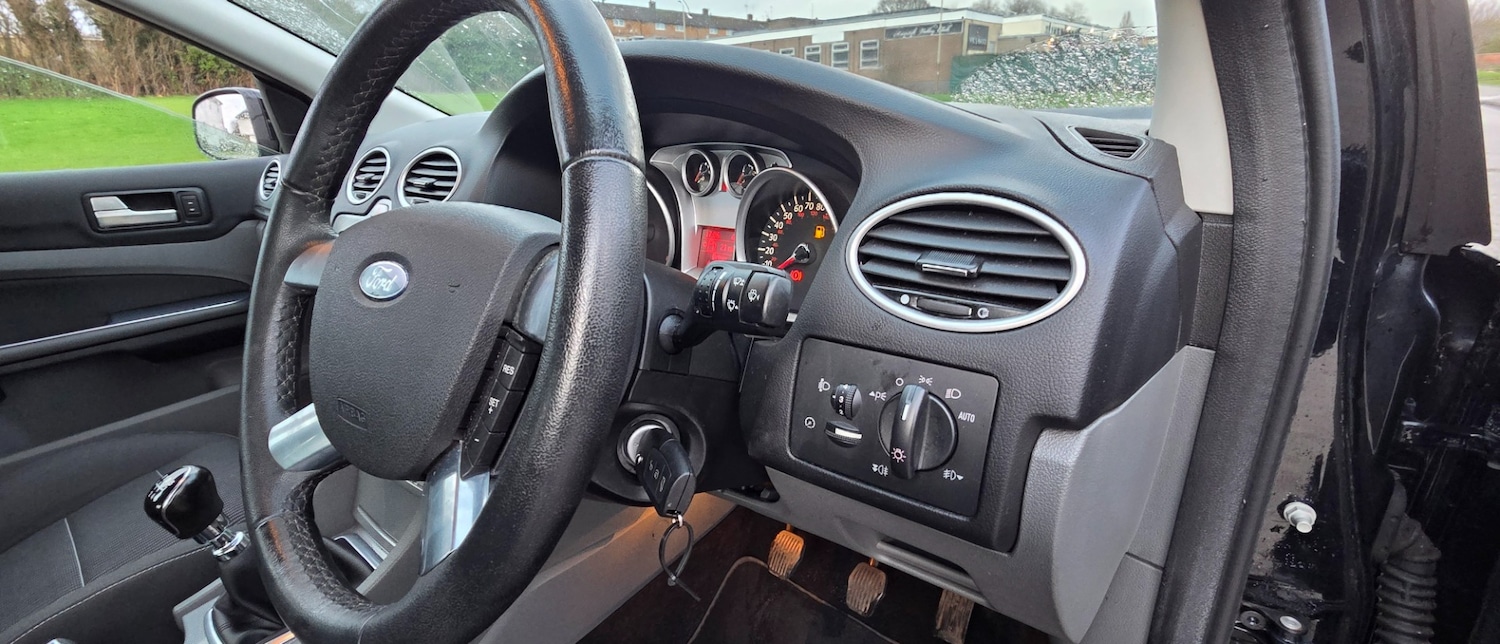 Used Ford Focus 2009 for sale - 77497895: Photo 23