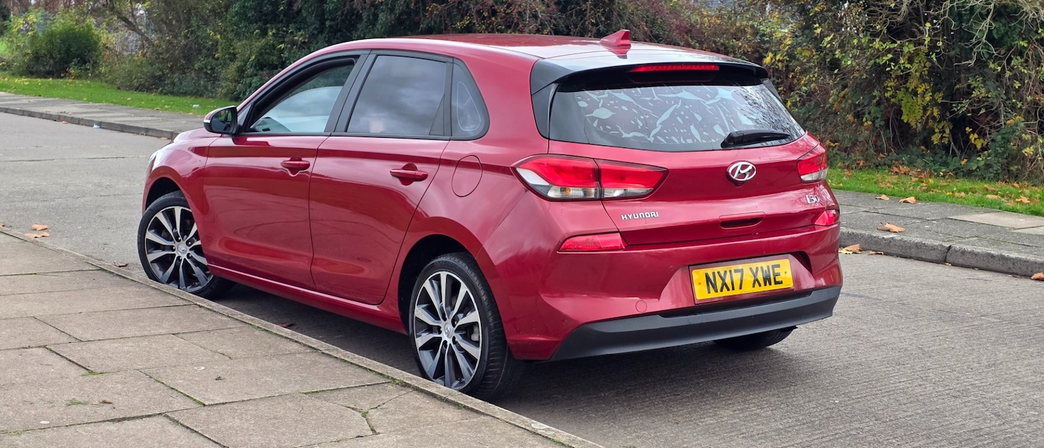 Used Hyundai i30 2017 for sale - 77202368: Photo 2