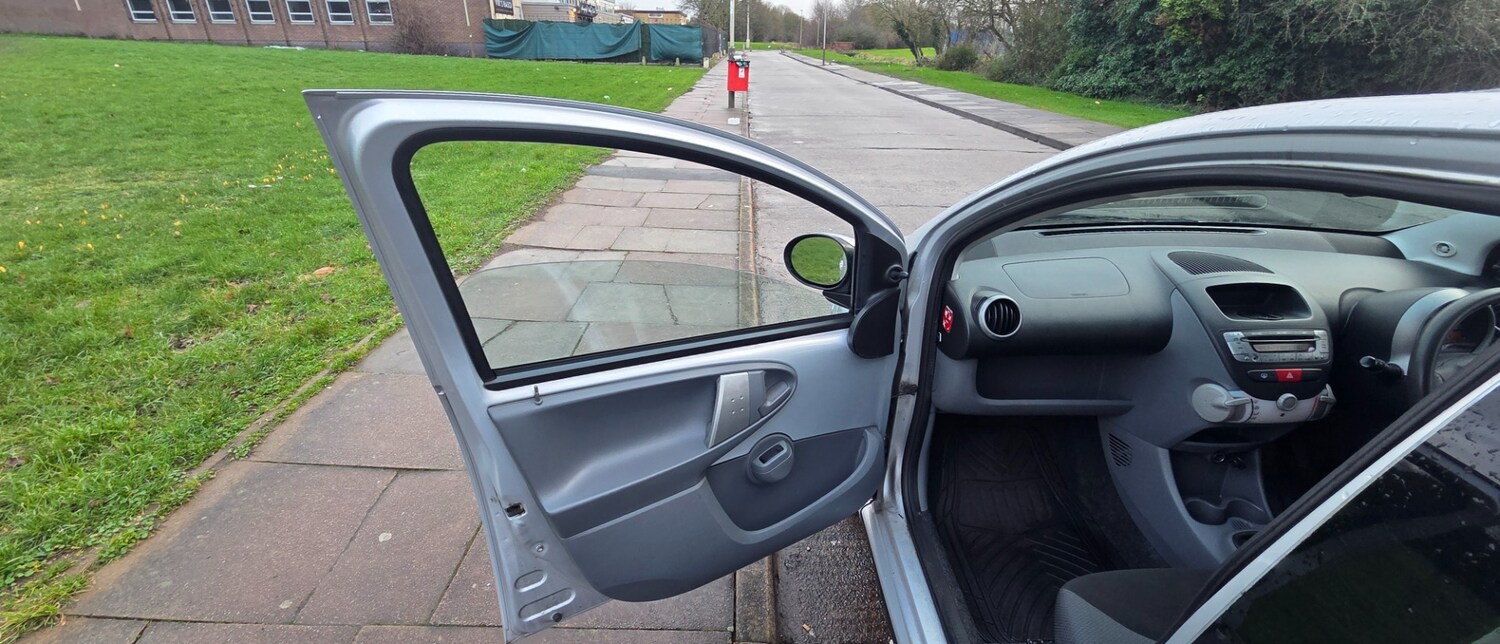 Used Toyota AYGO 2007 for sale - 77497902: Photo 54