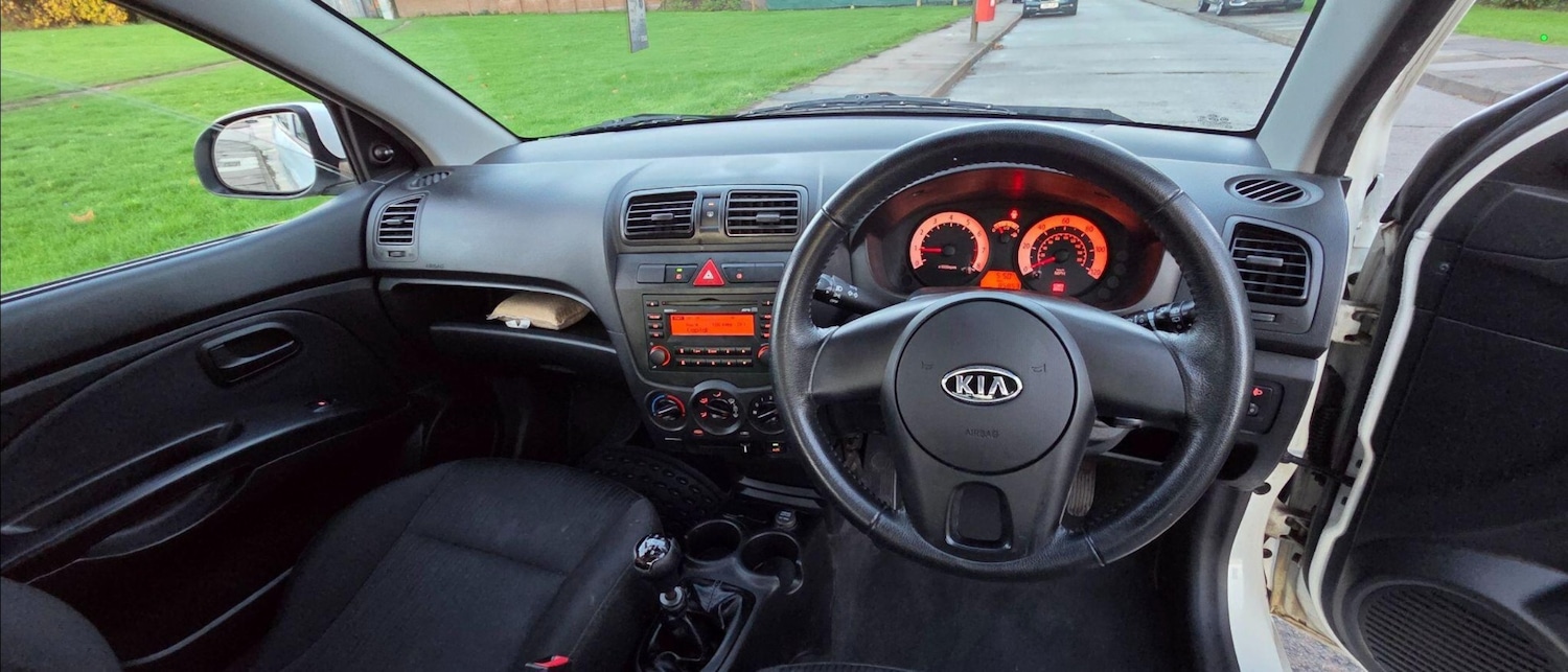 Used Kia Picanto 2011 for sale - 77201149: Photo 30