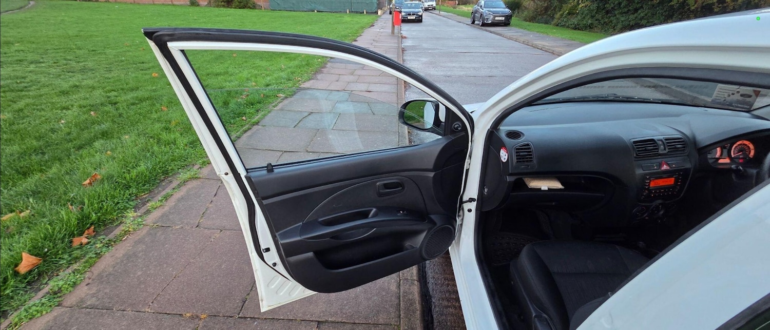 Used Kia Picanto 2011 for sale - 77201149: Photo 40